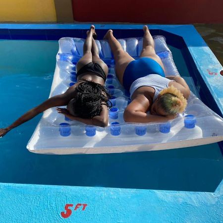 Paradise Villa Shared Onsite Private Pool Onsite Gym Очо-Риос Экстерьер фото