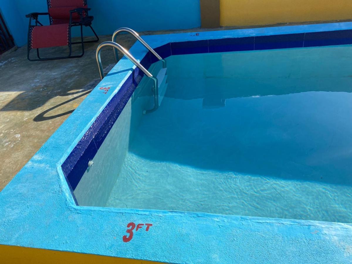Paradise Villa Shared Onsite Private Pool Onsite Gym Очо-Риос Экстерьер фото